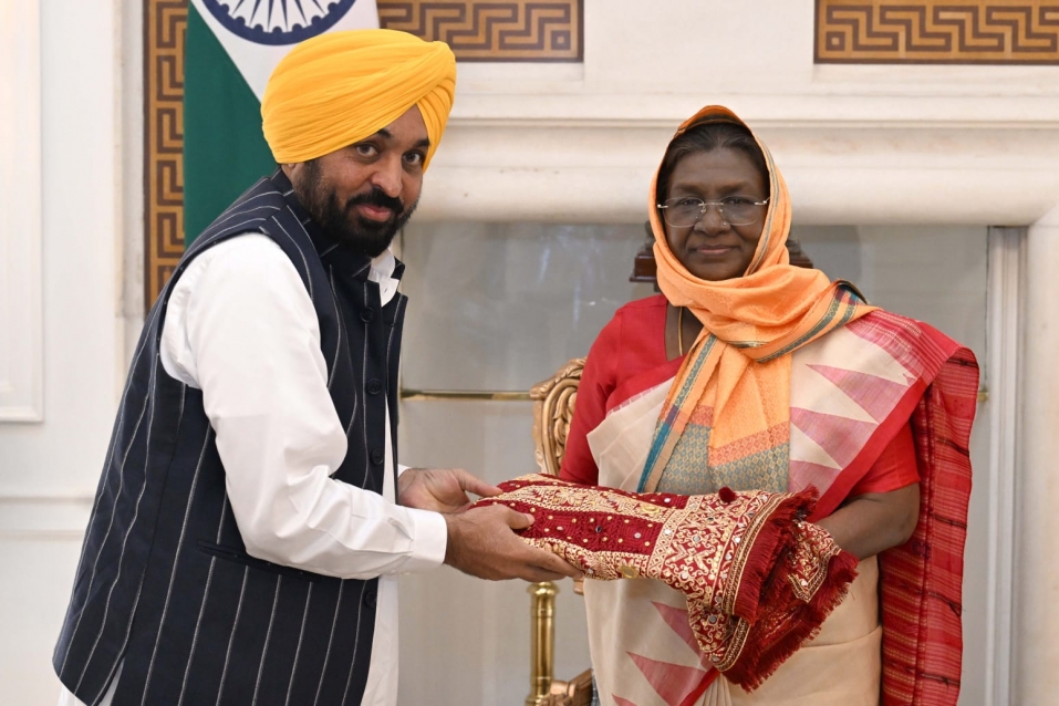 भगवंत मान ने राष्ट्रपति द्रौपदी मुर्मू को किया आमंत्रित